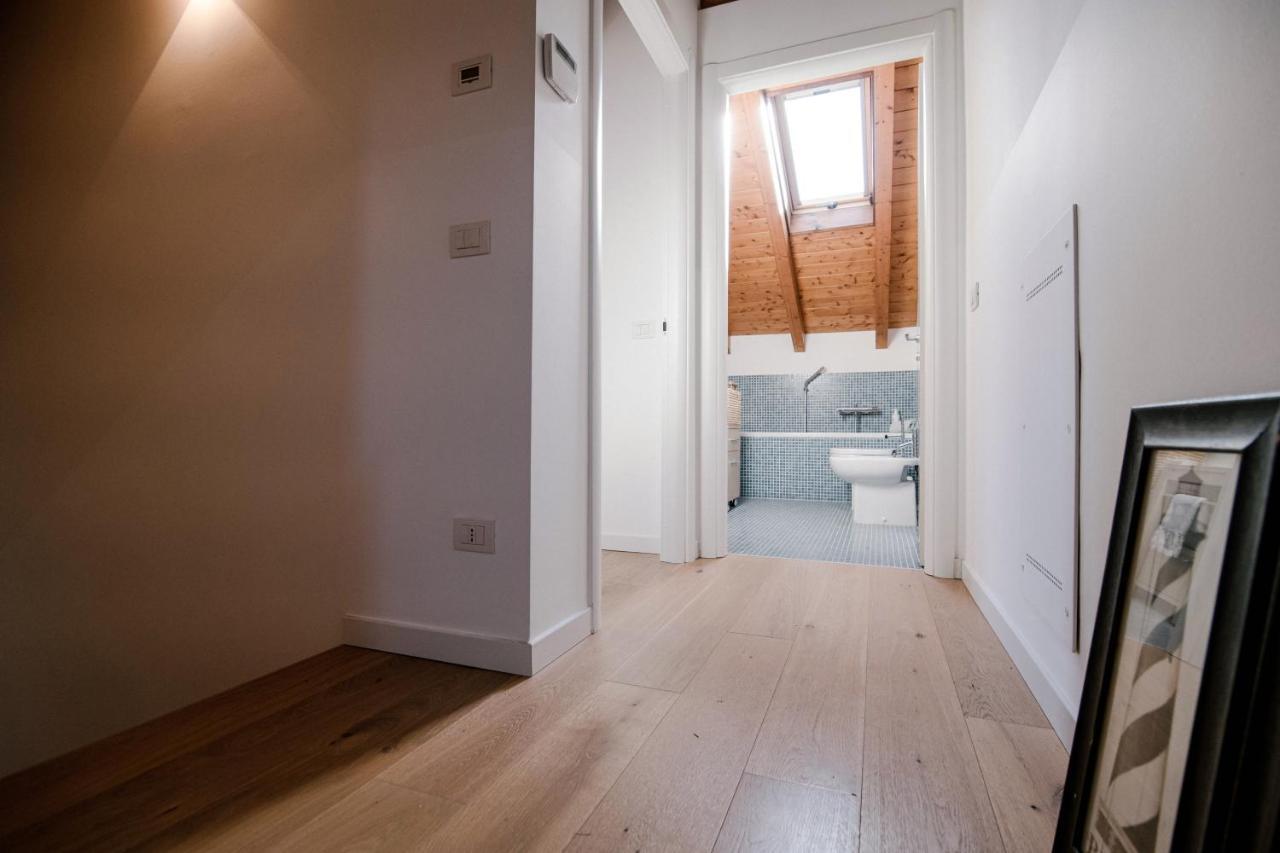 Modern Luxury Attic - Bymyhomeincomo Buitenkant foto